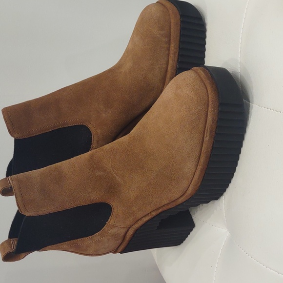 Gianni Bini Ryker Cognac black lug sole chunky high heel platform boots 9 1/2 - Picture 2 of 9